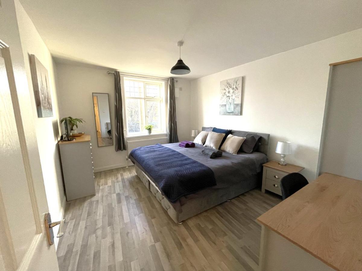 Supreme - 1 Bedroom Apart Sleeps 4 Short/Long Stay Gillingham  Exterior photo