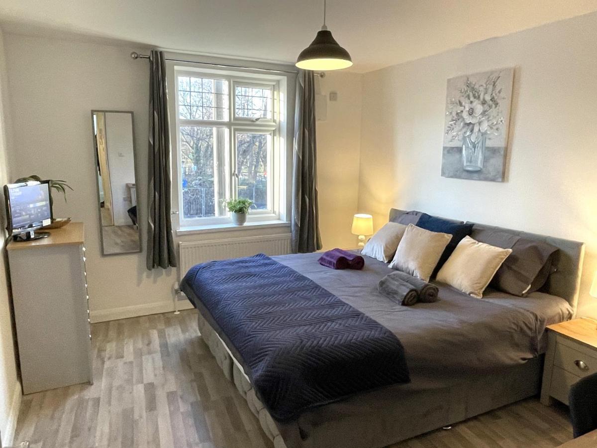 Supreme - 1 Bedroom Apart Sleeps 4 Short/Long Stay Gillingham  Exterior photo